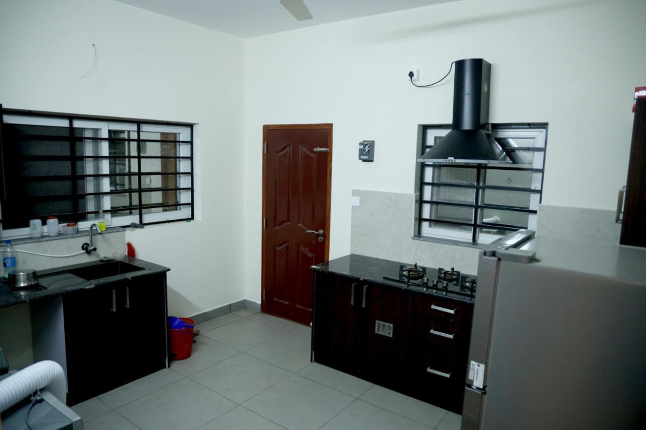Clover Home Tiruvalla Exteriör bild