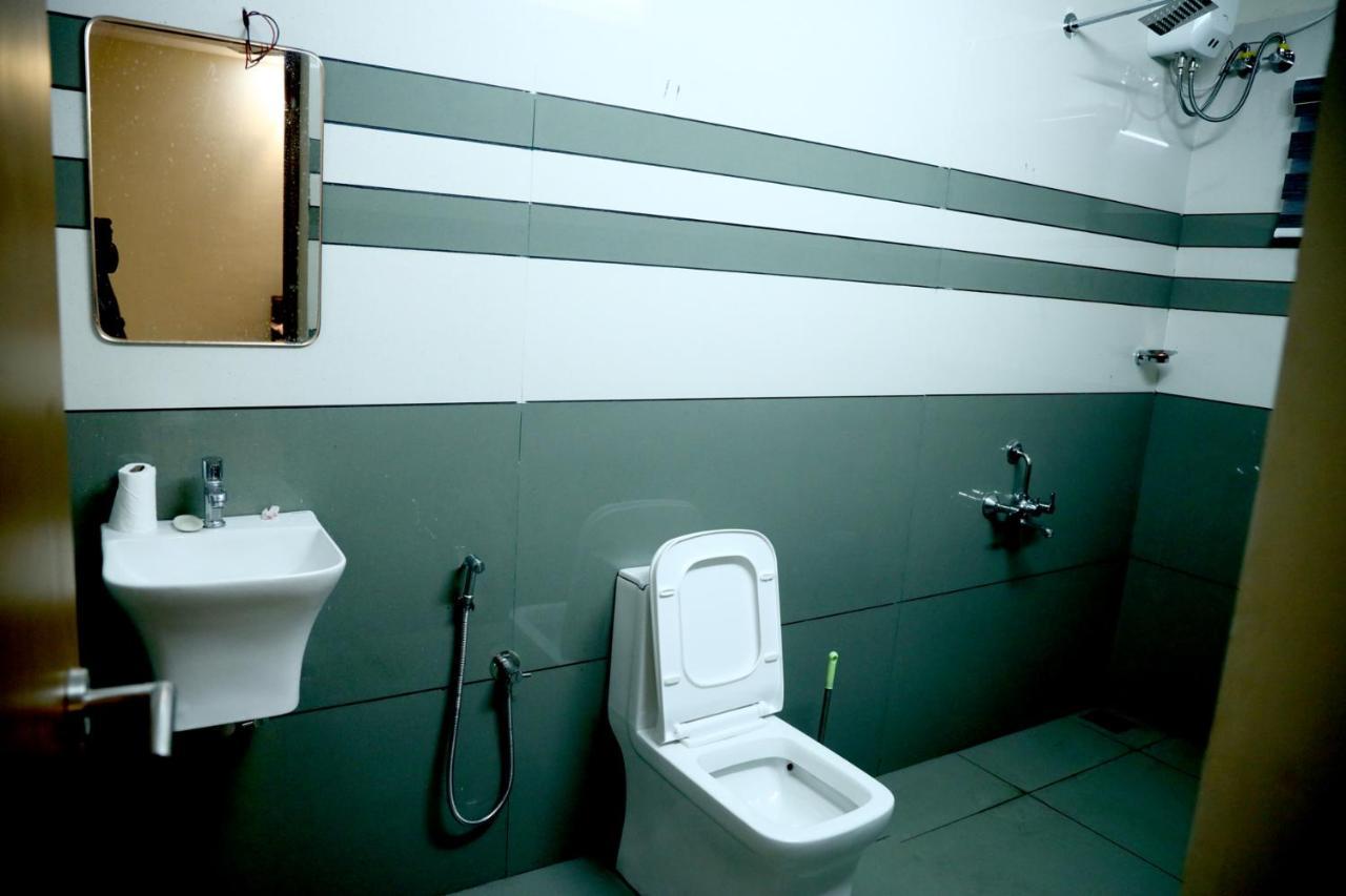 Clover Home Tiruvalla Exteriör bild